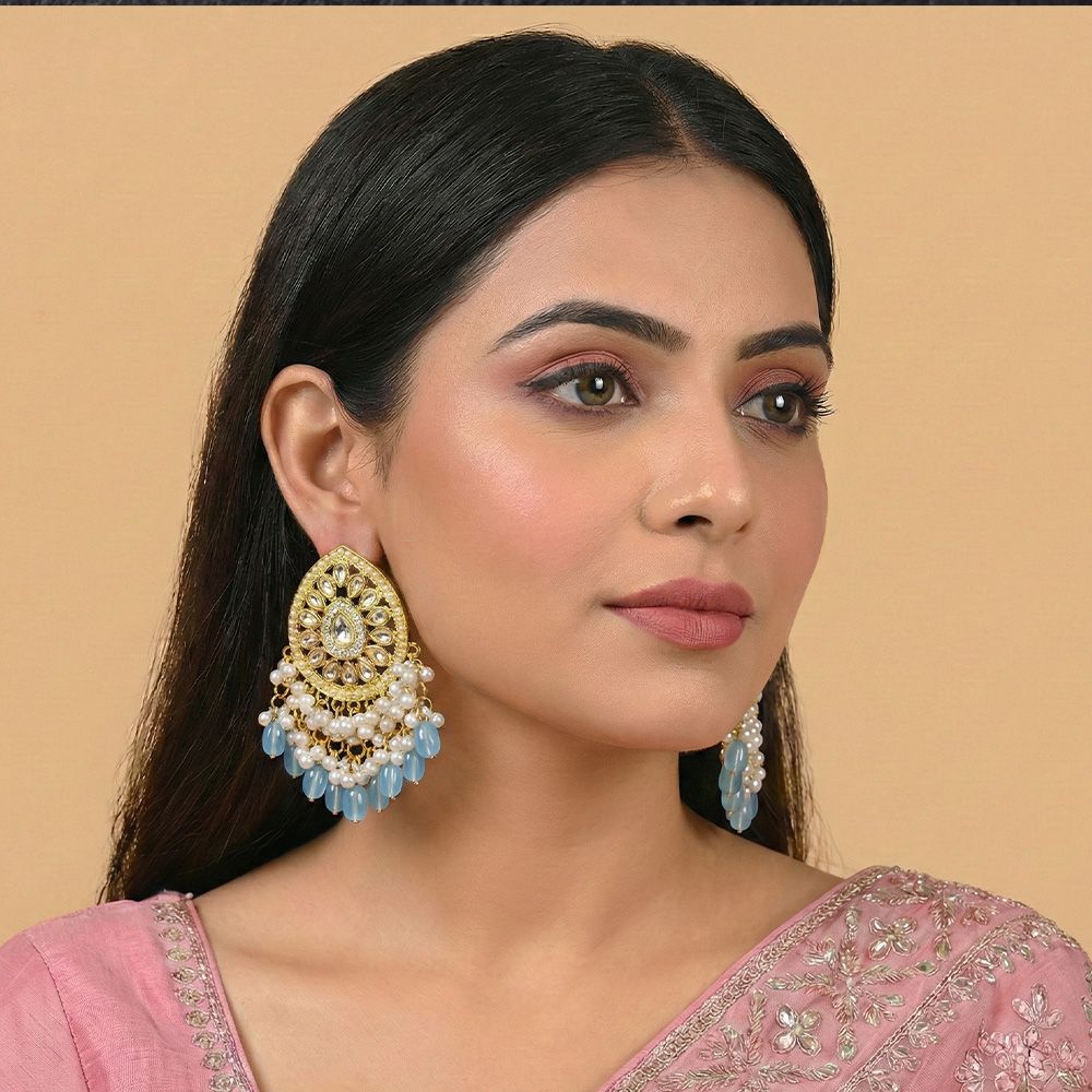 Gold plated traditional jhumka earrings – মহিলাদের জন্য রাজকীয় ওভাল শেপ কুন্দন ও পার্ল ঝুমকা - Image 5