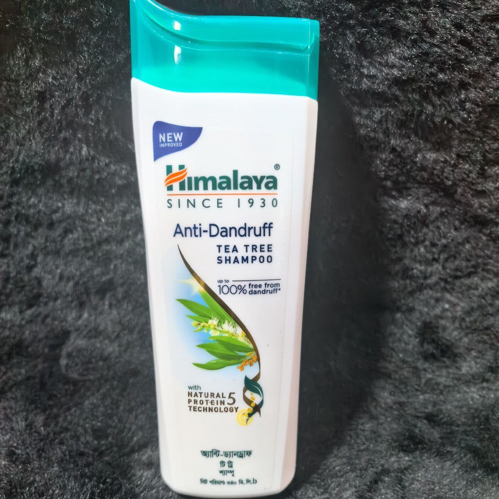 Himalaya Anti-Dandruff Tea Tree Shampoo in Plastic Bottle