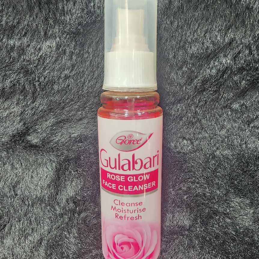 Goree Gulabari Rose Glow Face Cleanser Pink & White Plastic Bottle