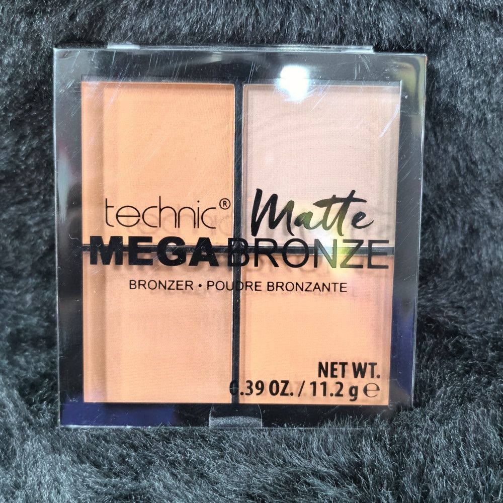 Technic Matte Mega Bronze Bronzer Palette 11.2g Plastic Compact