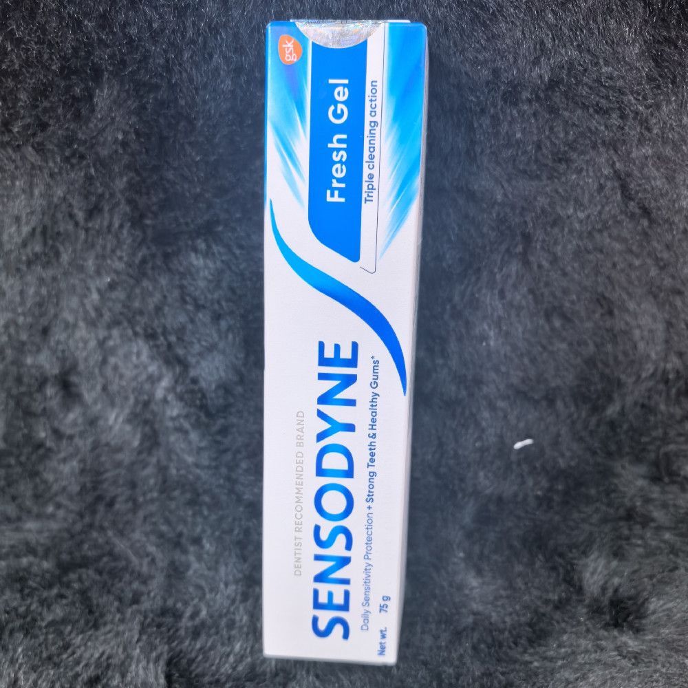 Sensodyne Fresh Gel Toothpaste Triple Cleaning Action 75ml Pack
