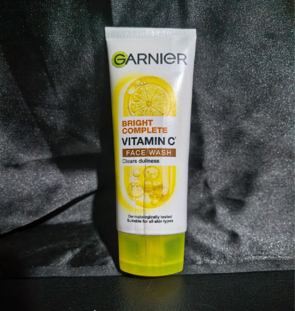 Garnier Bright Complete Vitamin C Face Wash - Brightening Cleanser