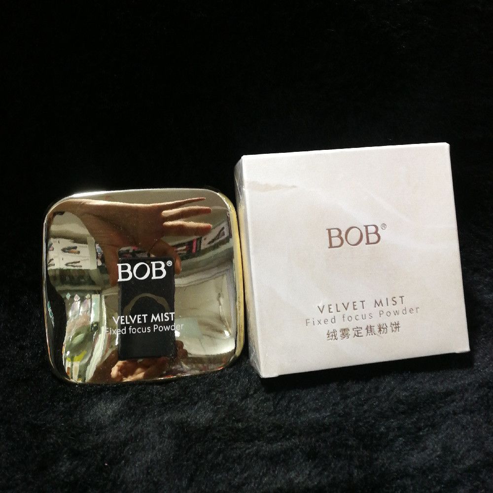 BOB Velvet Mist Fixed Focus Powder Face Powder in White Gold Black