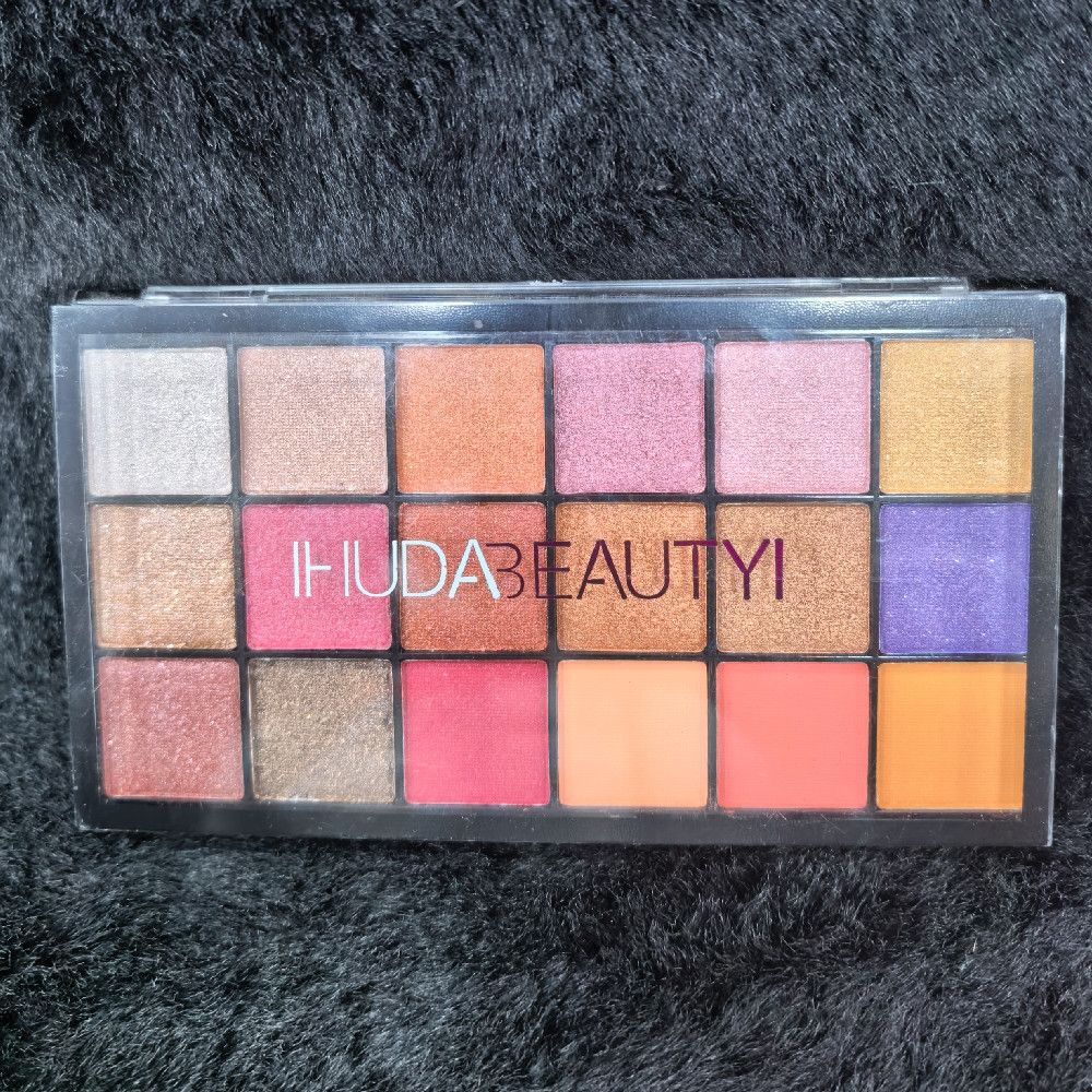 HUDA BEAUTY Powder Eyeshadow Palette – Pink, Orange, Gold, Purple
