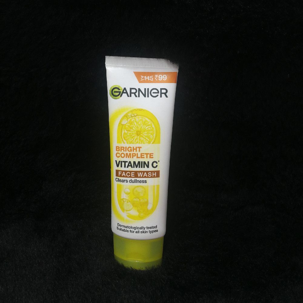 Garnier Bright Complete Vitamin C Face Wash – Clears Dullness