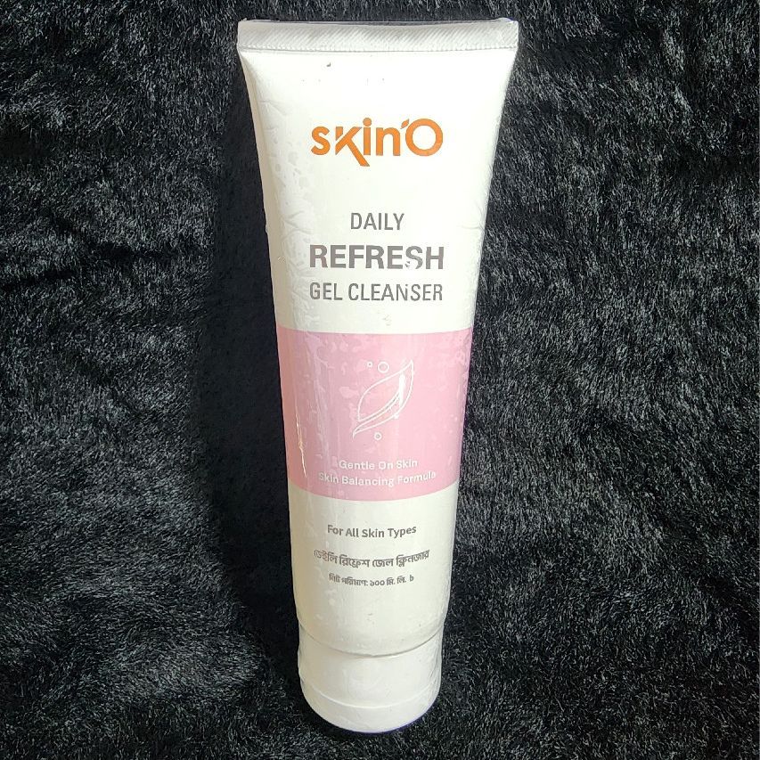 Daily Refresh Gel Cleanser for All Skin Types – Gentle Formula in White, Pink & Orange Packaging