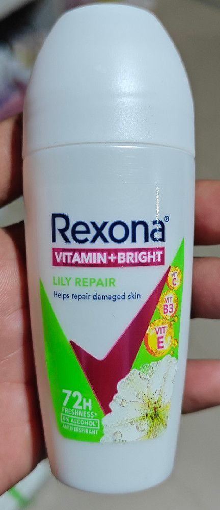 Rexona Vitamin+Bright Lily Repair Antiperspirant Roll-On for Freshness