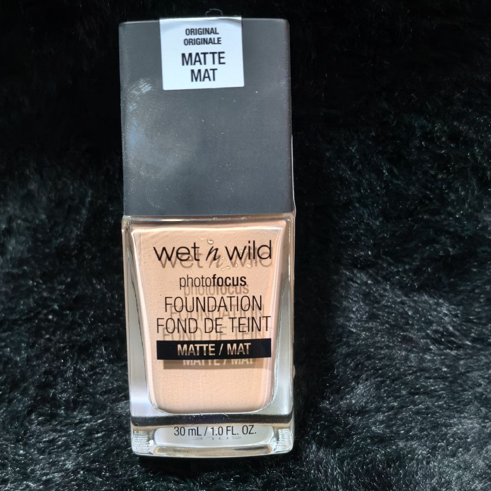 Wet n Wild Photofocus Original Matte Foundation in Beige Glass