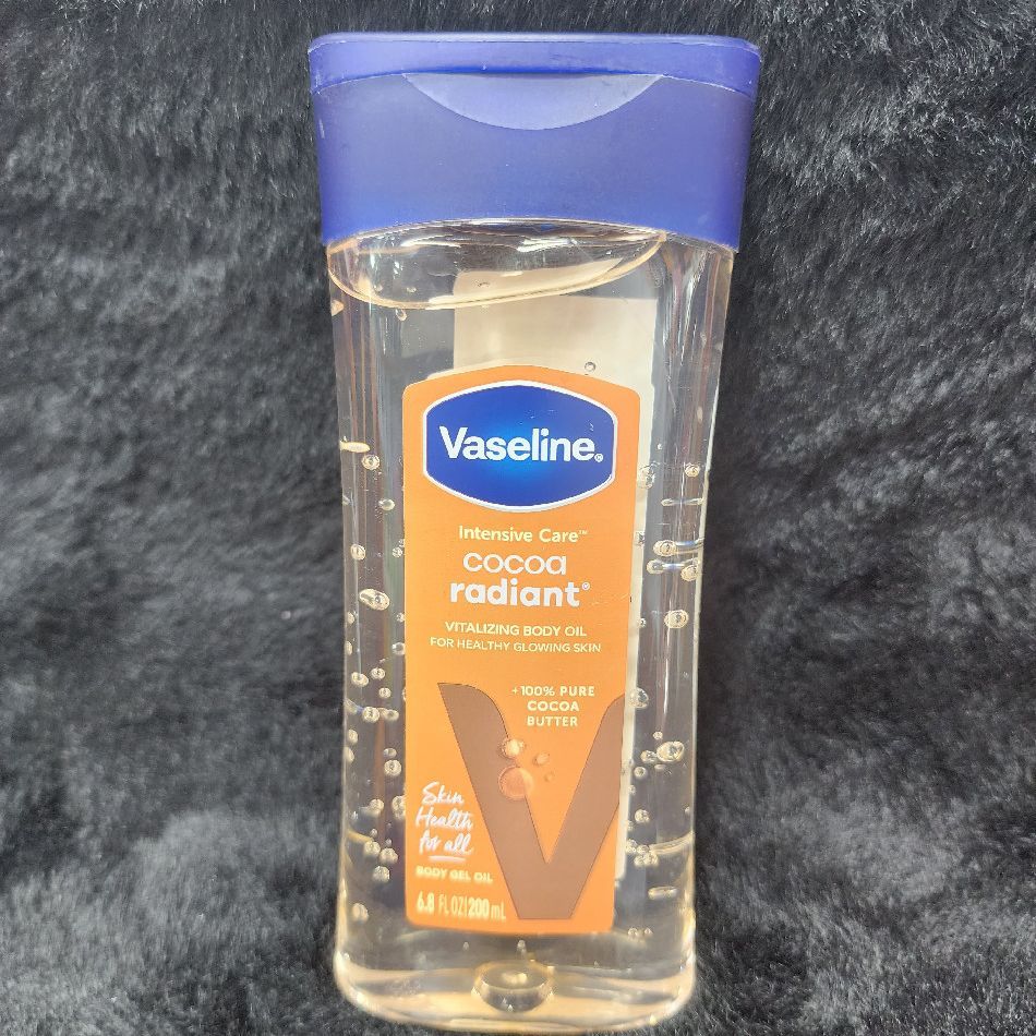 Vaseline Cocoa Radiant Body Oil – Plastic Bottle, Pure Cocoa Butter, Intensive Care Skin Health for Daily Use Women and Men