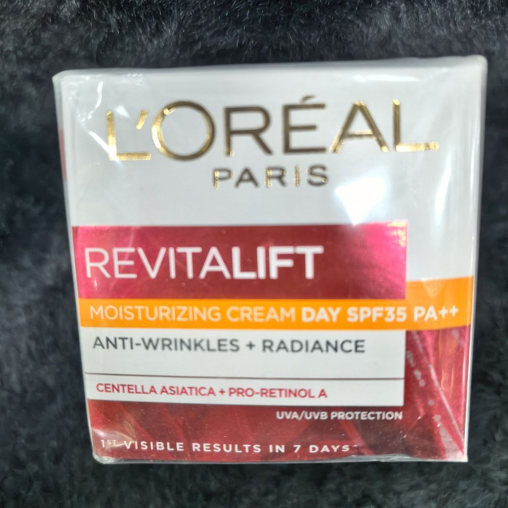 L'Oreal Paris Revitalift Moisturizing Cream Day SPF35 PA++ Cream
