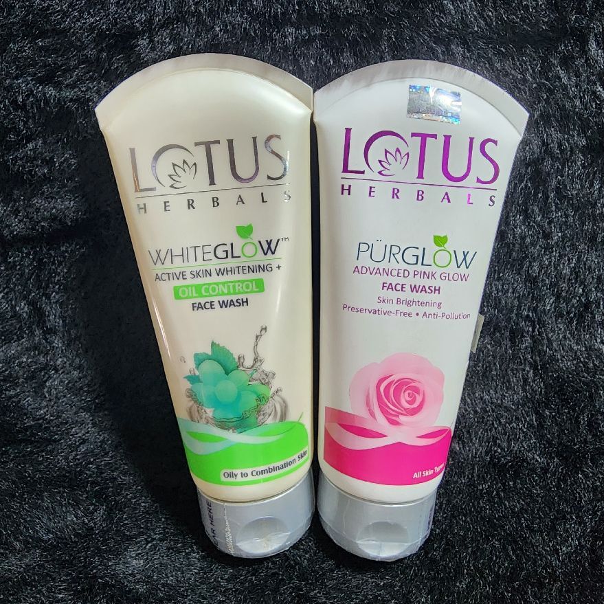 Lotus Herbals WhiteGlow Oil Control PurgLow Face Wash for Oily Skin
