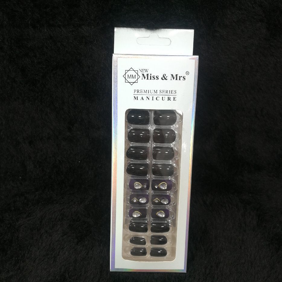 Miss & Mrs Premium Series On Nails Black Purple Plastic Rhinestones