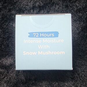 Intense Moisture Cream with Snow Mushroom – Light Blue & White Pack