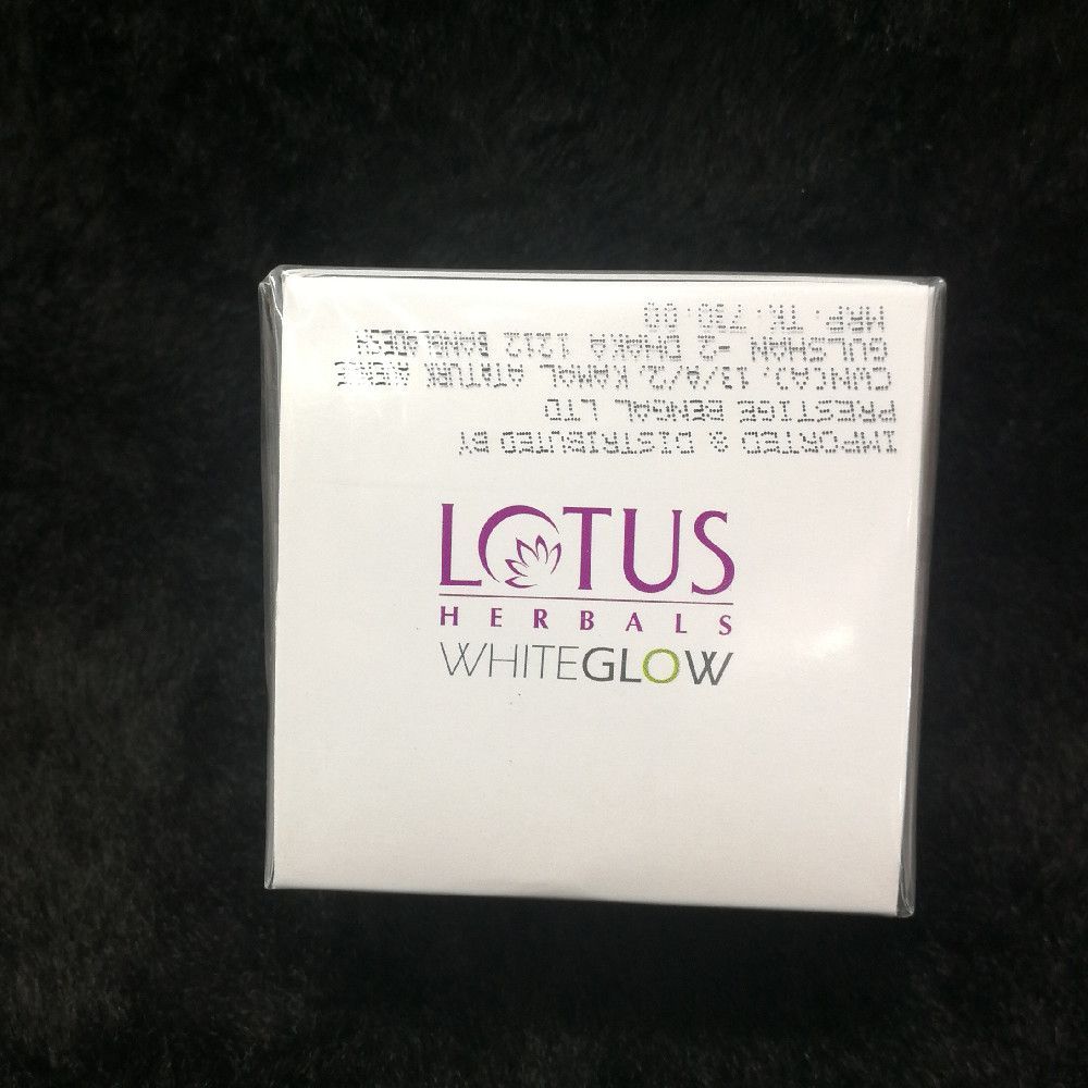 Lotus Herbals Whiteglow Skin Cream in Cardboard Packaging