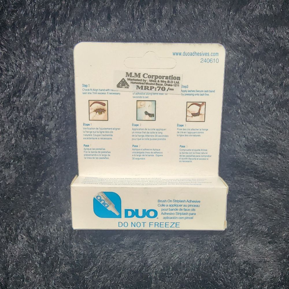 DUO Brush On Striplash Adhesive White and Blue Packaging