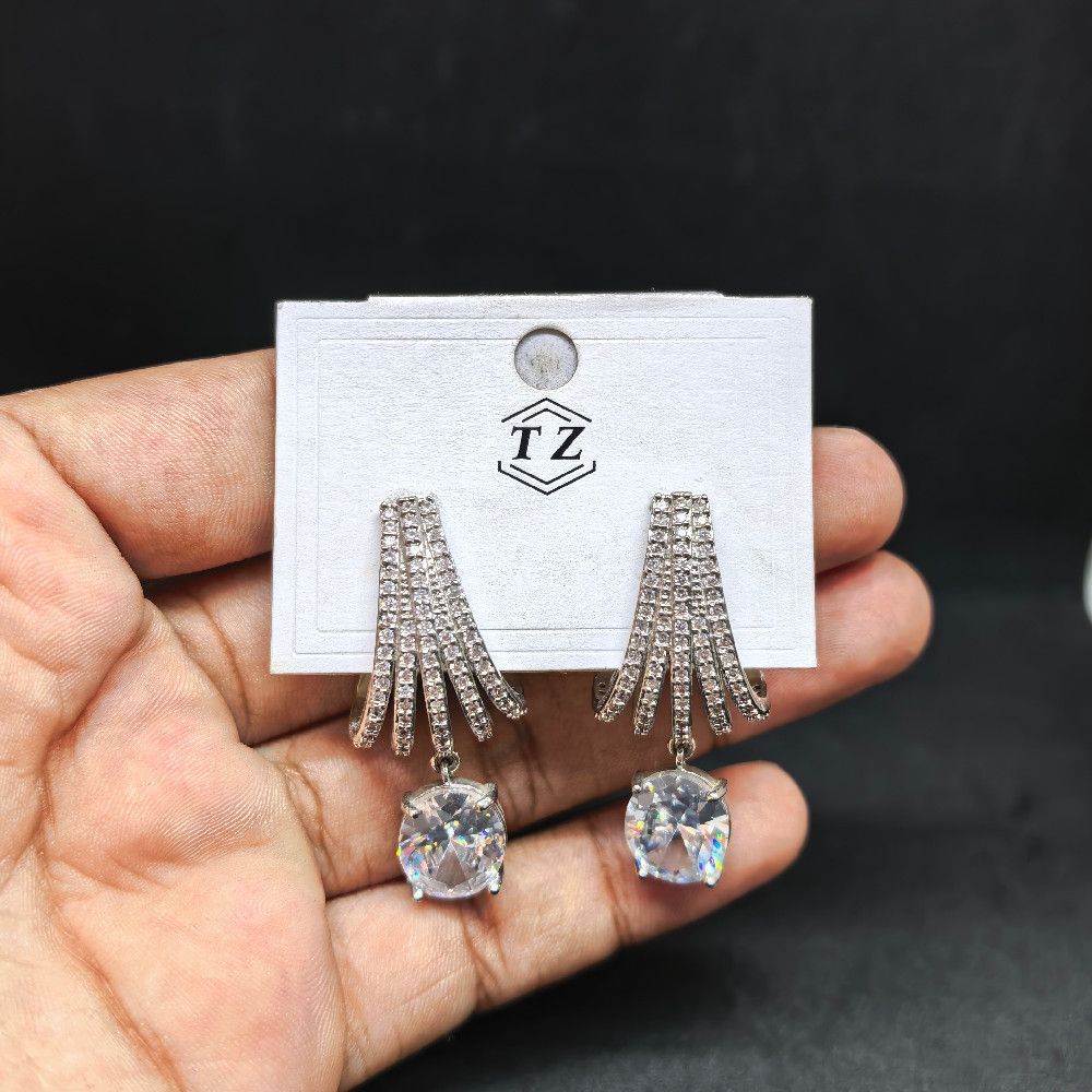 Silver Dangling Earrings with Clear Rhinestones – Sparkling Design