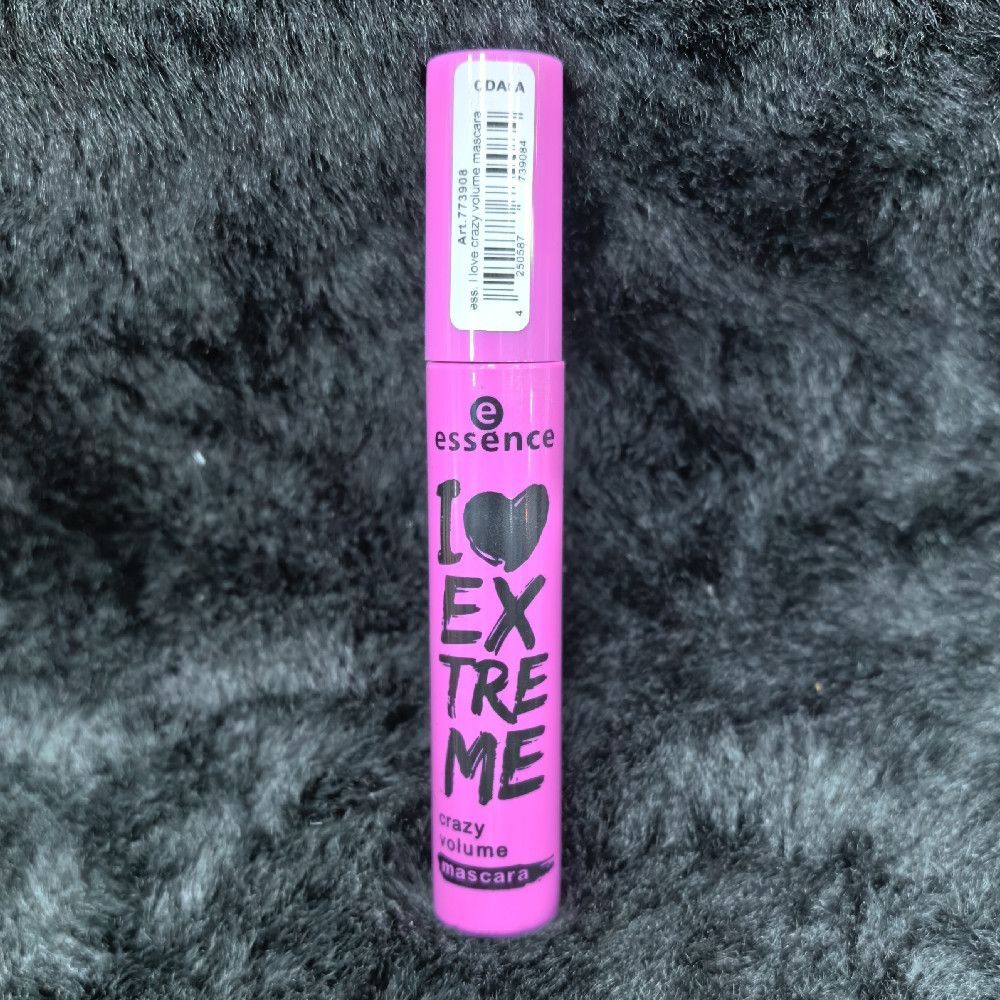 Essence I ♥ EXTREME Crazy Volume Mascara in Pink & Black – Tube