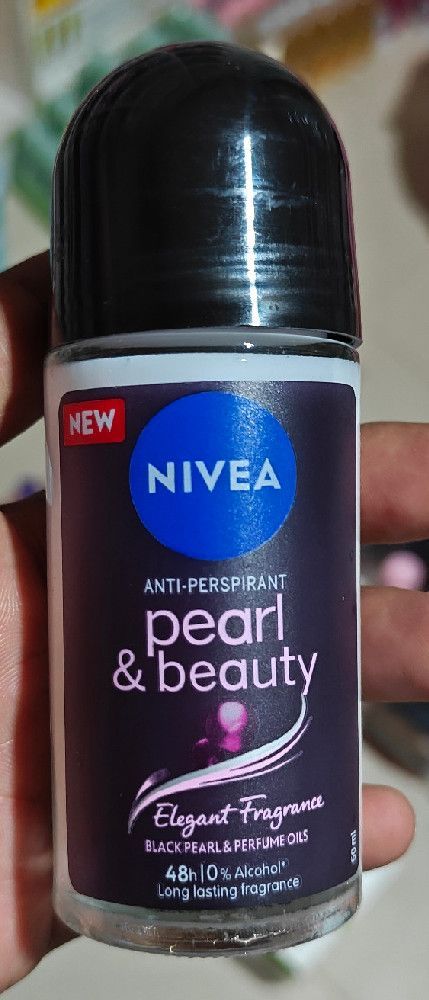 NIVEA Pearl & Beauty Anti-Perspirant Roll-On for Women – Elegant Fragrance