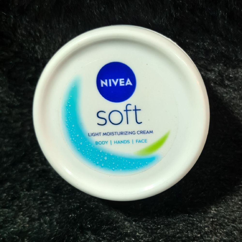 NIVEA Soft Light Moisturizing Cream Body Hands Face Plastic Jar