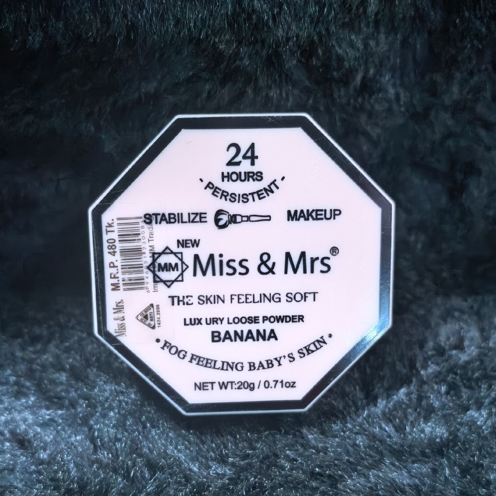 Miss & Mrs Banana Luxury Loose Powder for Long Lasting Makeup