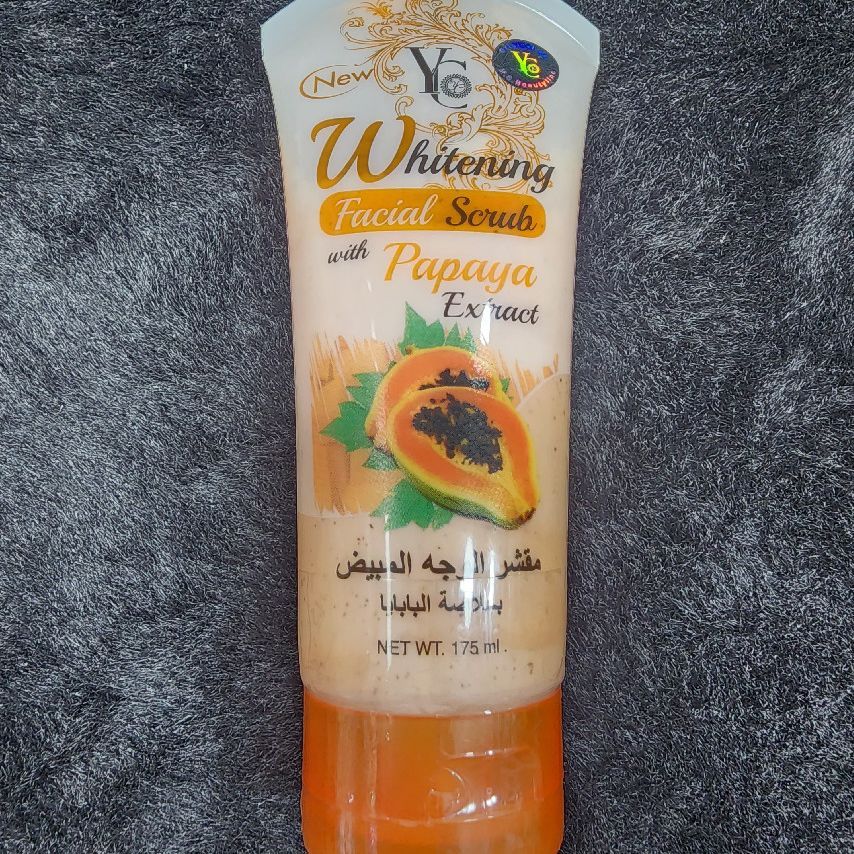 YC Papaya Extract Whitening Facial Scrub – 175ml Speckled Plastic Tube