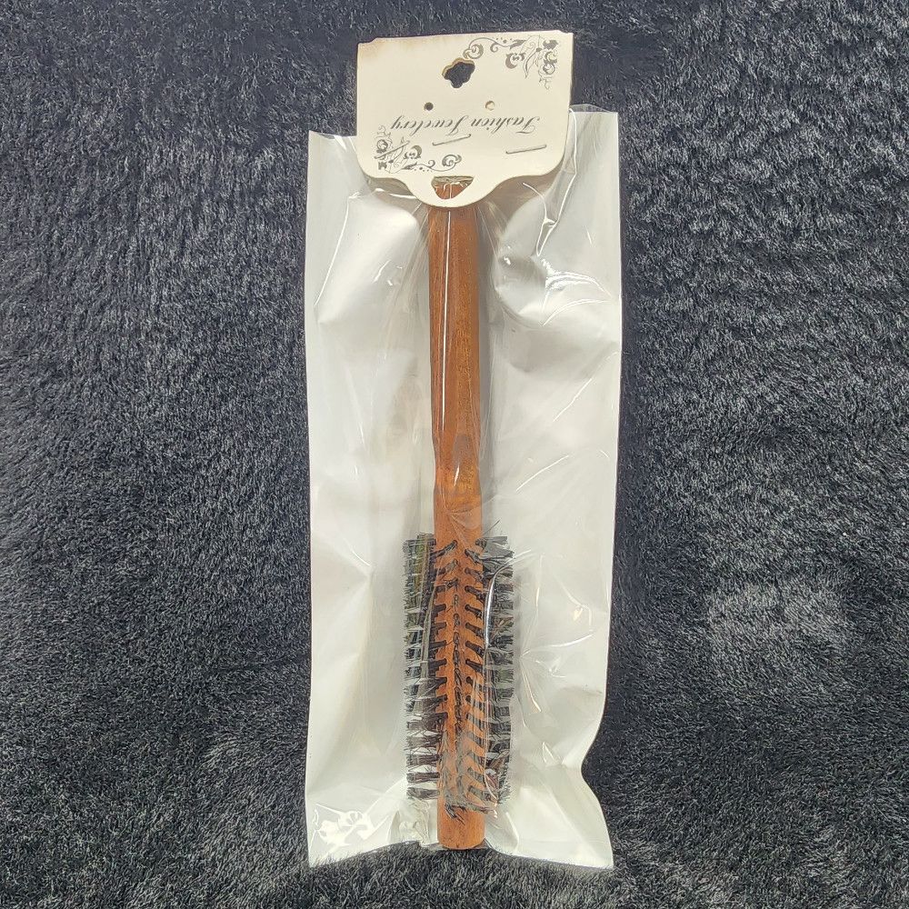 Round Hair Brush with Wood Handle, Brown/Black Bristles, Clear Details