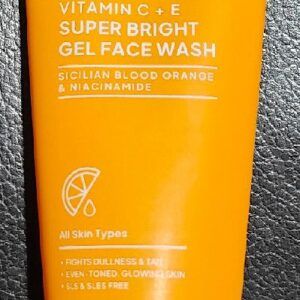 Dot & Key Super Bright Gel Face Wash with Vitamin C & E – 100ml