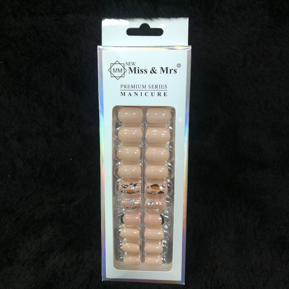 Miss & Mrs Premium Press On Nails – Beige, Black & Gold Print Glitter