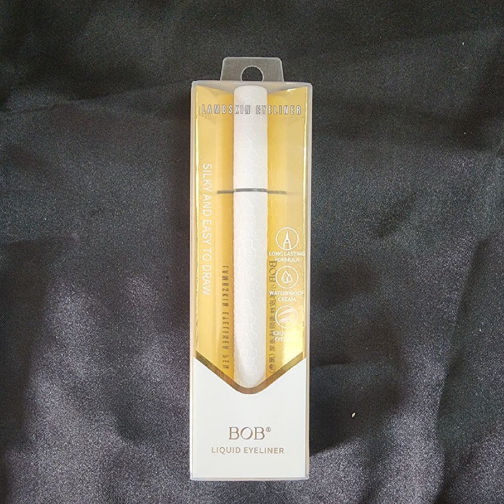 White Gold Hexagon Texture Liquid Eyeliner by BOB LAMBSKIN Silky